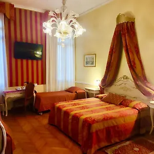 ** Hotel Mezzo Pozzo Itália